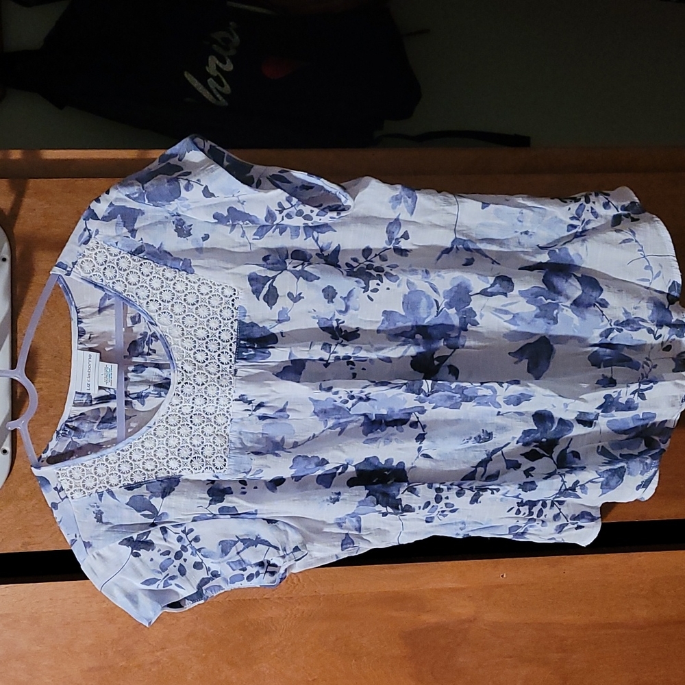 Short sleeve top